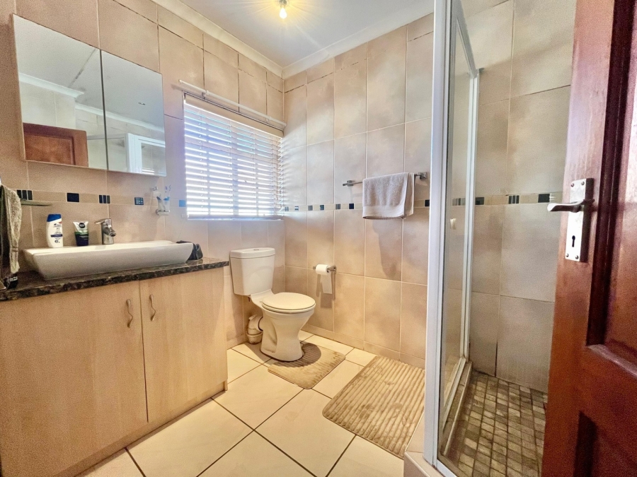 3 Bedroom Property for Sale in Hexrivier Lifestyle Estate North West